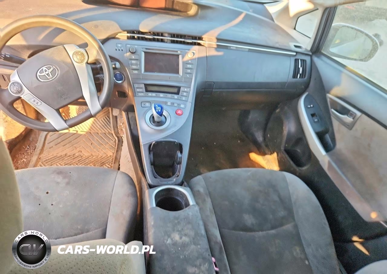 2013 Toyota Prius Two VIN:JTDKN3DUXD1687822 - 8