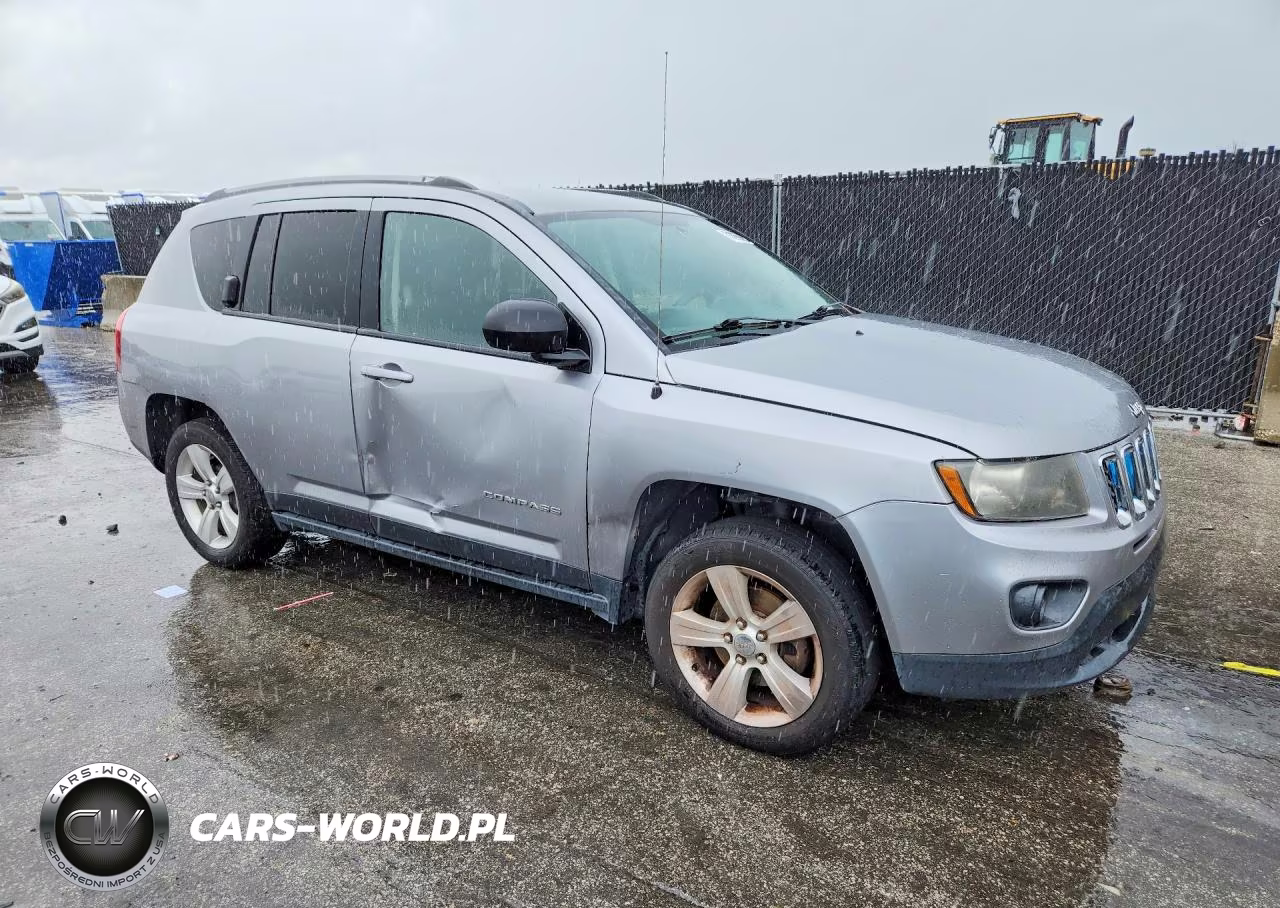 2016 Jeep Compass Sport VIN:1C4NJCBA8GD568610 - 4