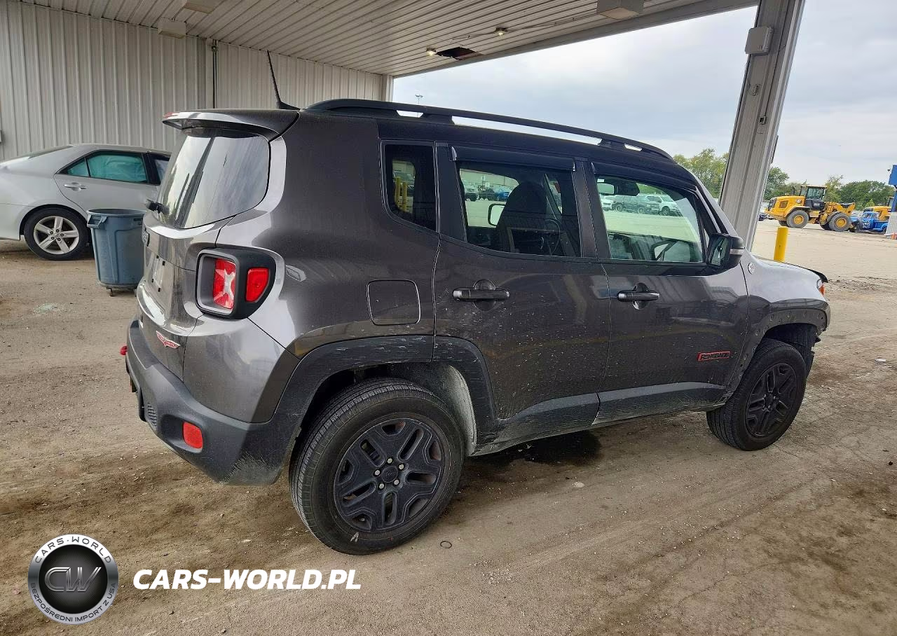2018 Jeep Renegade Trailhawk VIN:ZACCJBCB7JPH54608 - 3