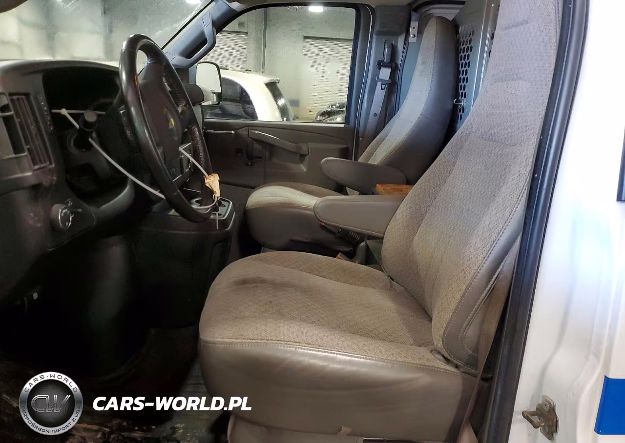 2022 Chevrolet Express G3500 VIN:1GCZGGF72N1236943 - 7