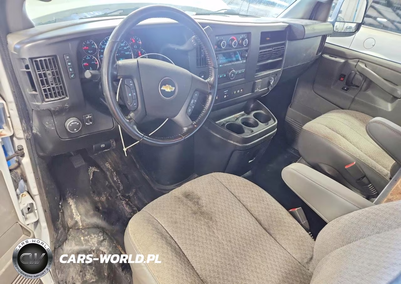 2022 Chevrolet Express G3500 VIN:1GCZGGF72N1236943 - 8