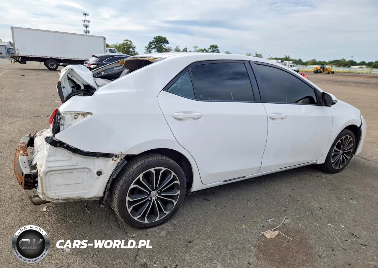 2015 Toyota Corolla S Plus VIN:2T1BURHE5FC452591 - 3