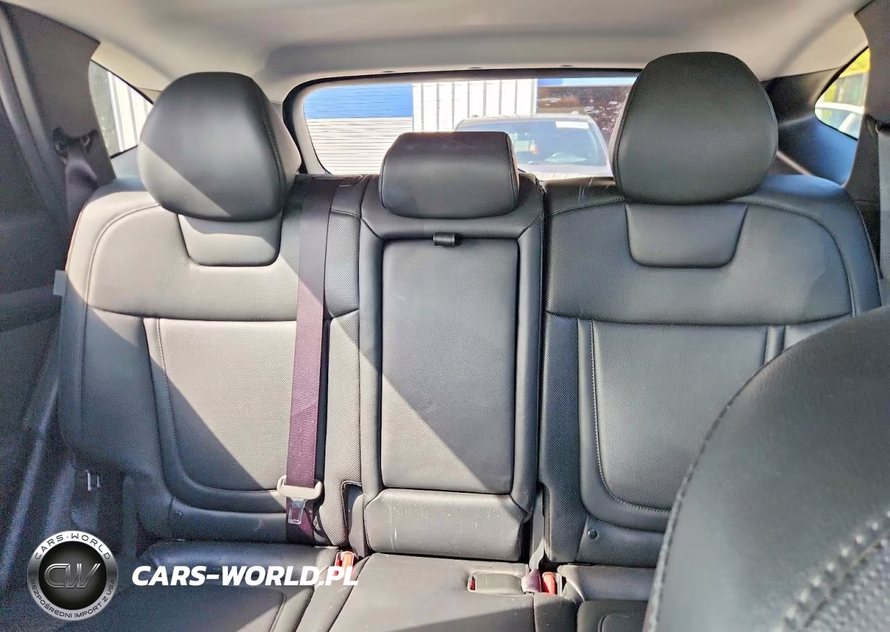 2025 Hyundai Tucson Limited VIN:KM8JEDD11SU354990 - 10