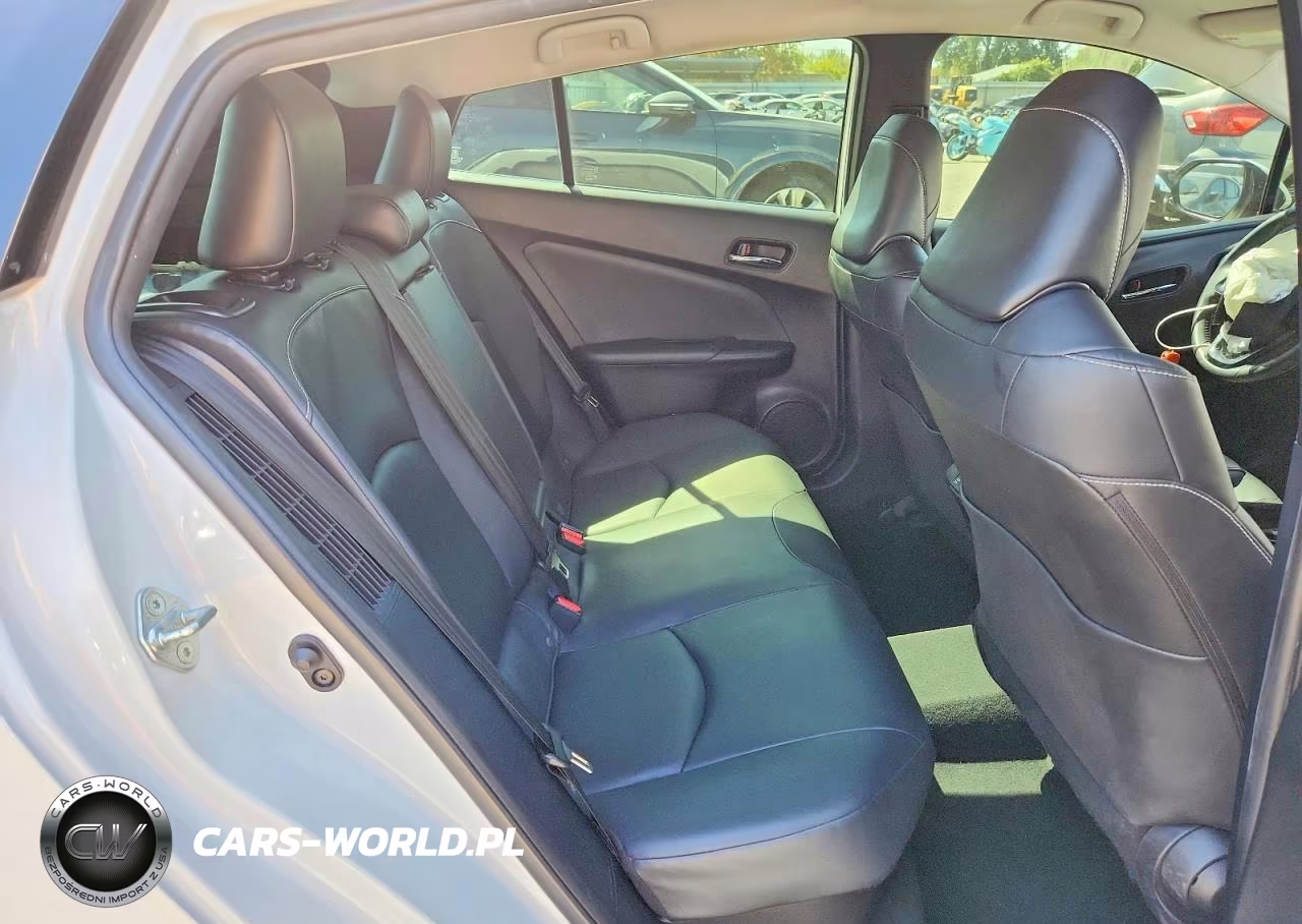 2021 Toyota Prius Prime Xle VIN:JTDKAMFP9M3170802 - 10