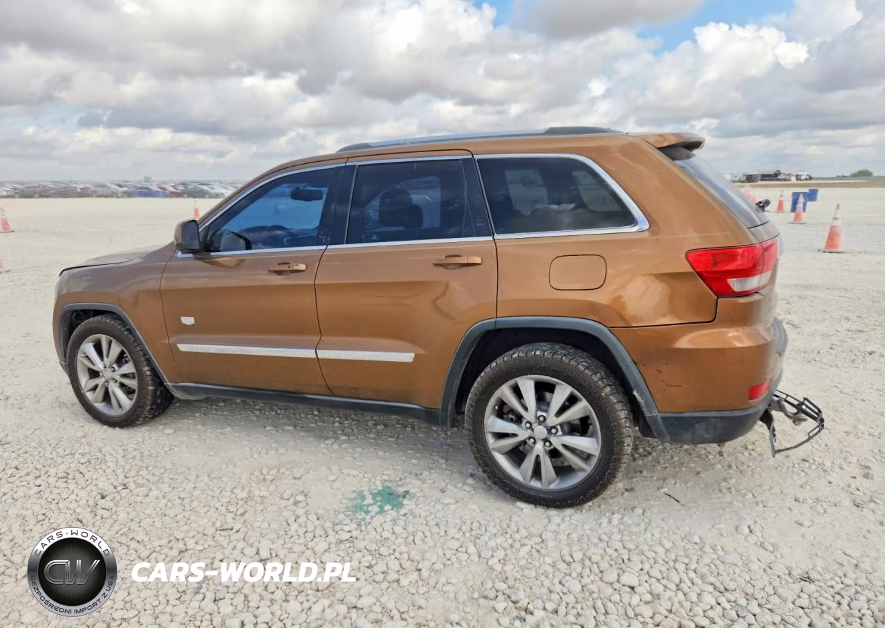 2011 Jeep Grand Cherokee Laredo VIN:1J4RS4GT4BC676469 - 2