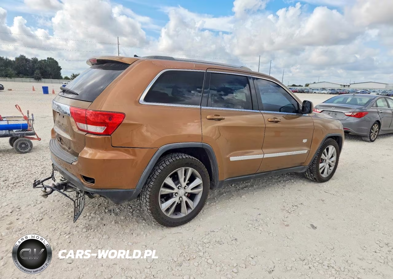 2011 Jeep Grand Cherokee Laredo VIN:1J4RS4GT4BC676469 - 3