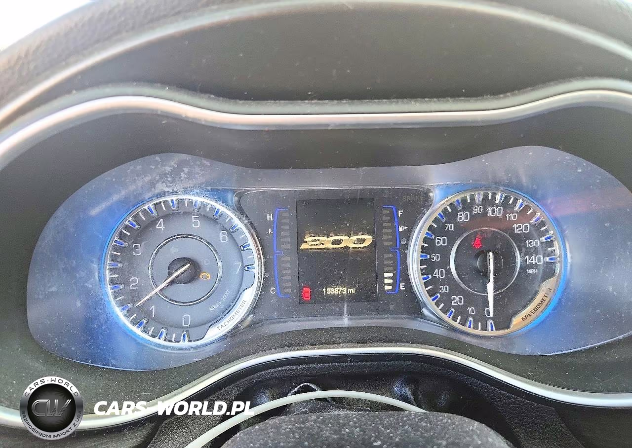 2015 Chrysler 200 Limited VIN:1C3CCCAB9FN702937 - 9