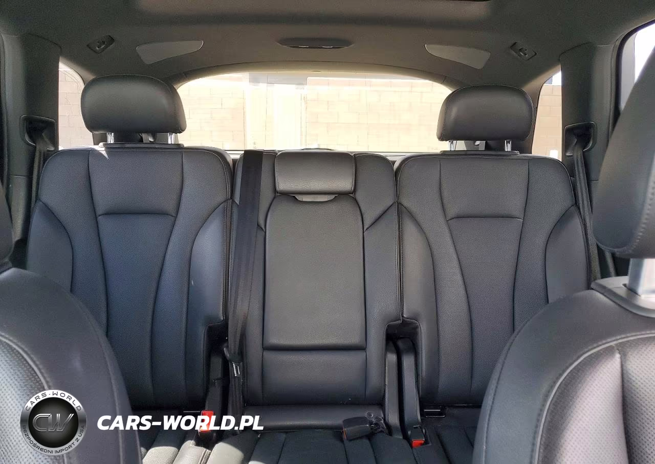 2018 Audi Q7 Premium Plus VIN:WA1LAAF71JD044663 - 10