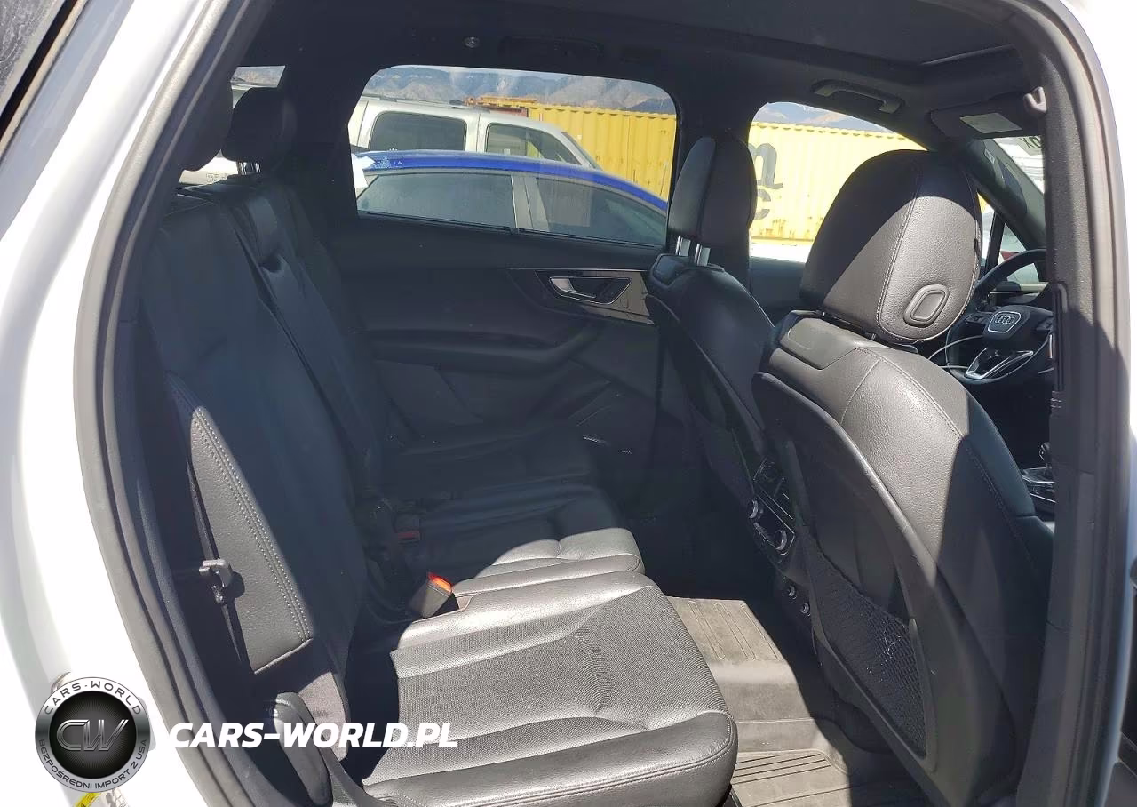 2018 Audi Q7 Premium Plus VIN:WA1LAAF71JD044663 - 11