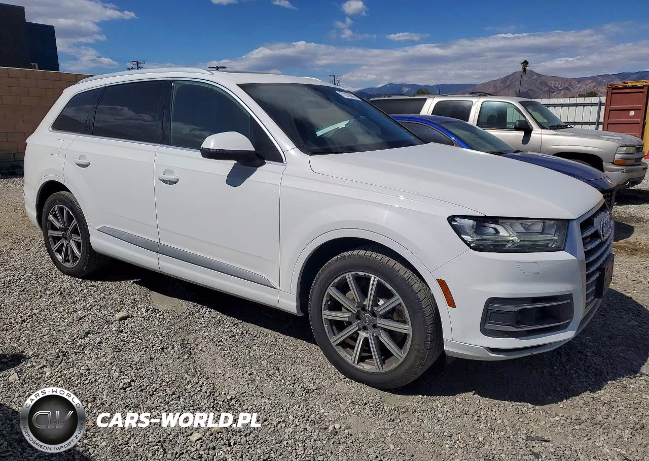 2018 Audi Q7 Premium Plus VIN:WA1LAAF71JD044663 - 4