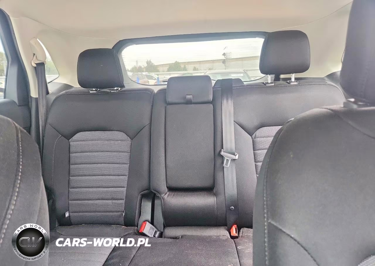 2017 Ford Edge Se VIN:2FMPK3G9XHBC01182 - 10