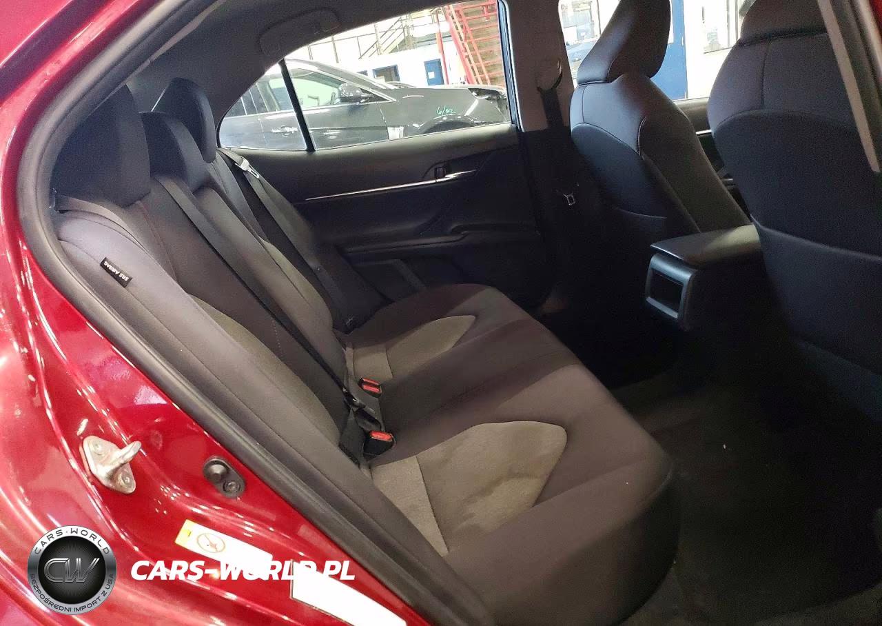 2018 Toyota Camry Le VIN:4T1B11HK4JU568856 - 10