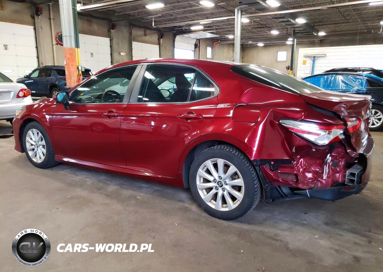 2018 Toyota Camry Le VIN:4T1B11HK4JU568856 - 2