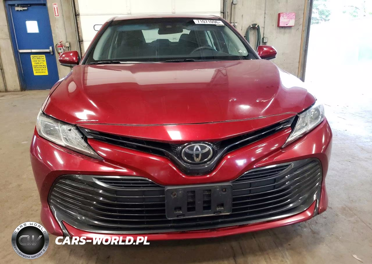 2018 Toyota Camry Le VIN:4T1B11HK4JU568856 - 5