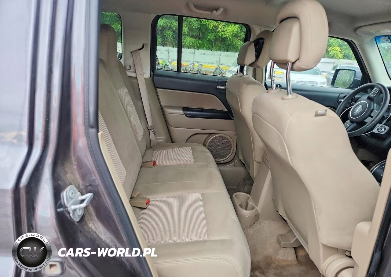 2016 Jeep Patriot Sport VIN:1C4NJPBA4GD670025 - 10