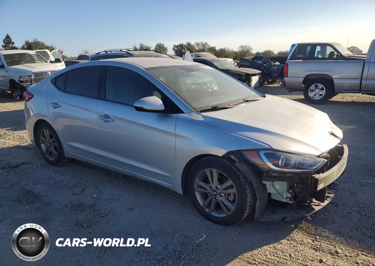 2018 Hyundai Elantra Sel VIN:5NPD84LF6JH329646 - 4