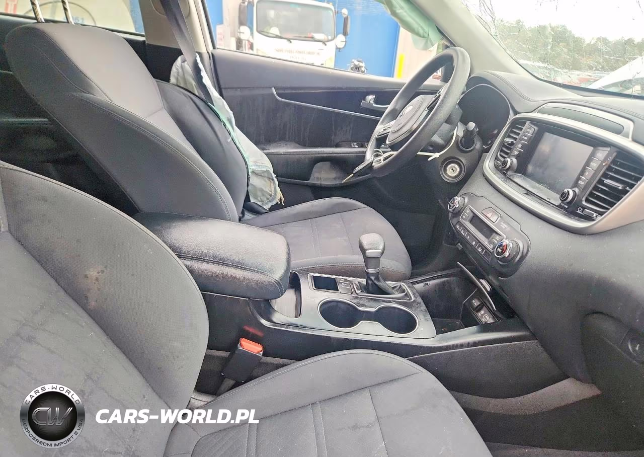 2019 Kia Sorento Lx V6 VIN:5XYPGDA58KG446891 - 7