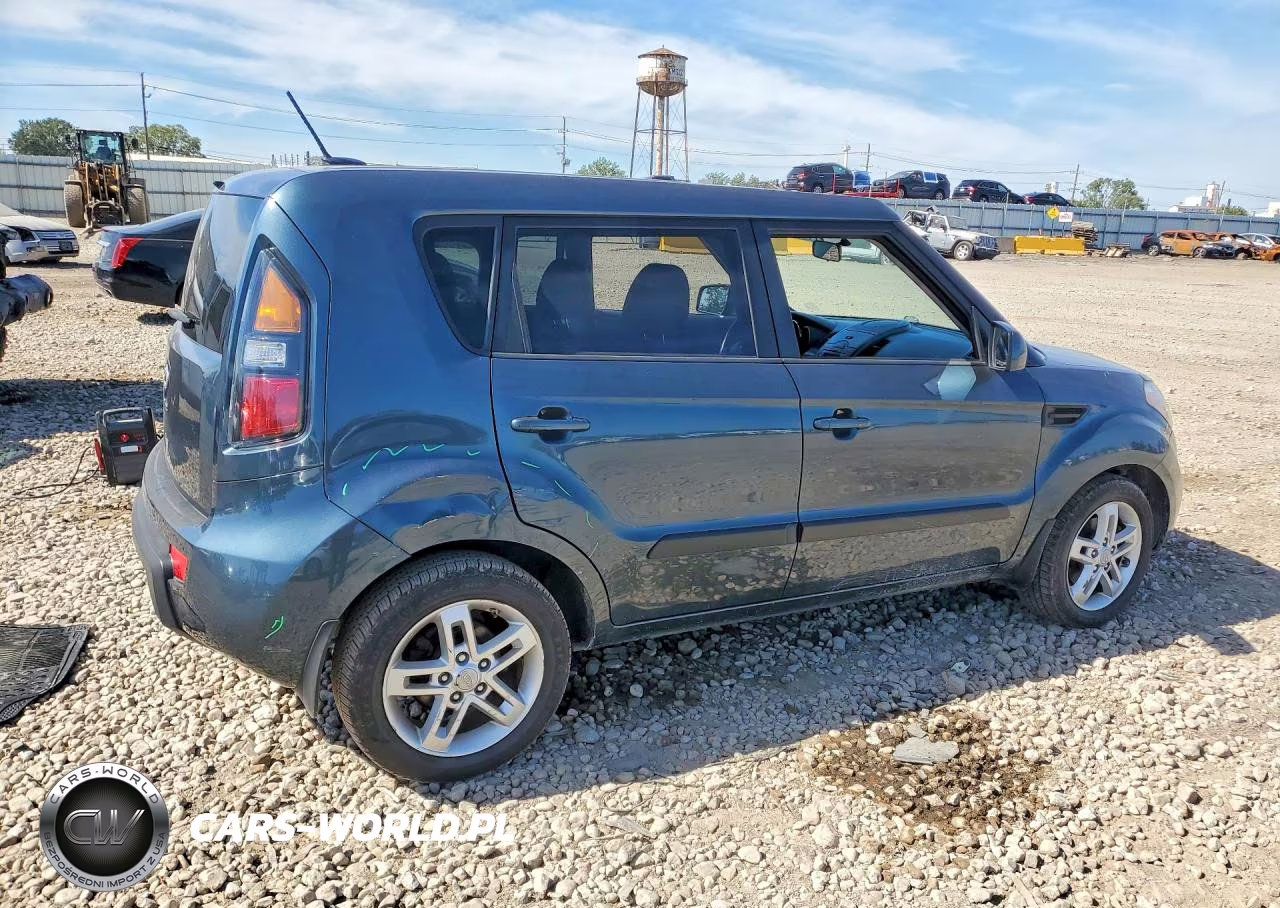 2011 Kia Soul + VIN:KNDJT2A24B7228973 - 3