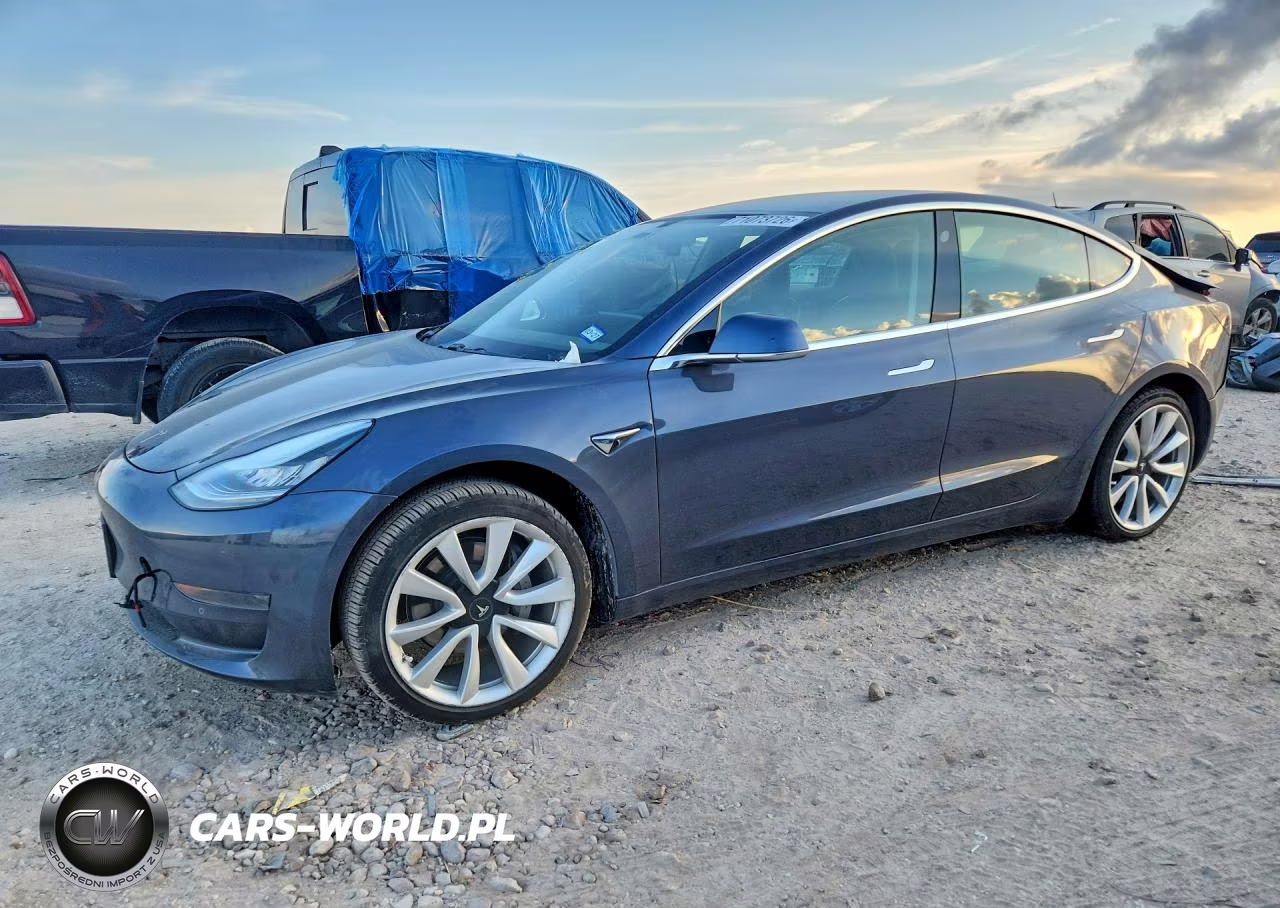 2020 Tesla Model 3 – zdjęcie 1 z 12
