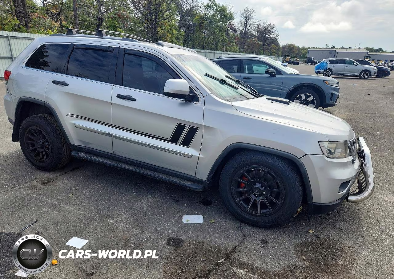 2011 Jeep Grand Cherokee Laredo VIN:1J4RR4GG7BC508694 - 4