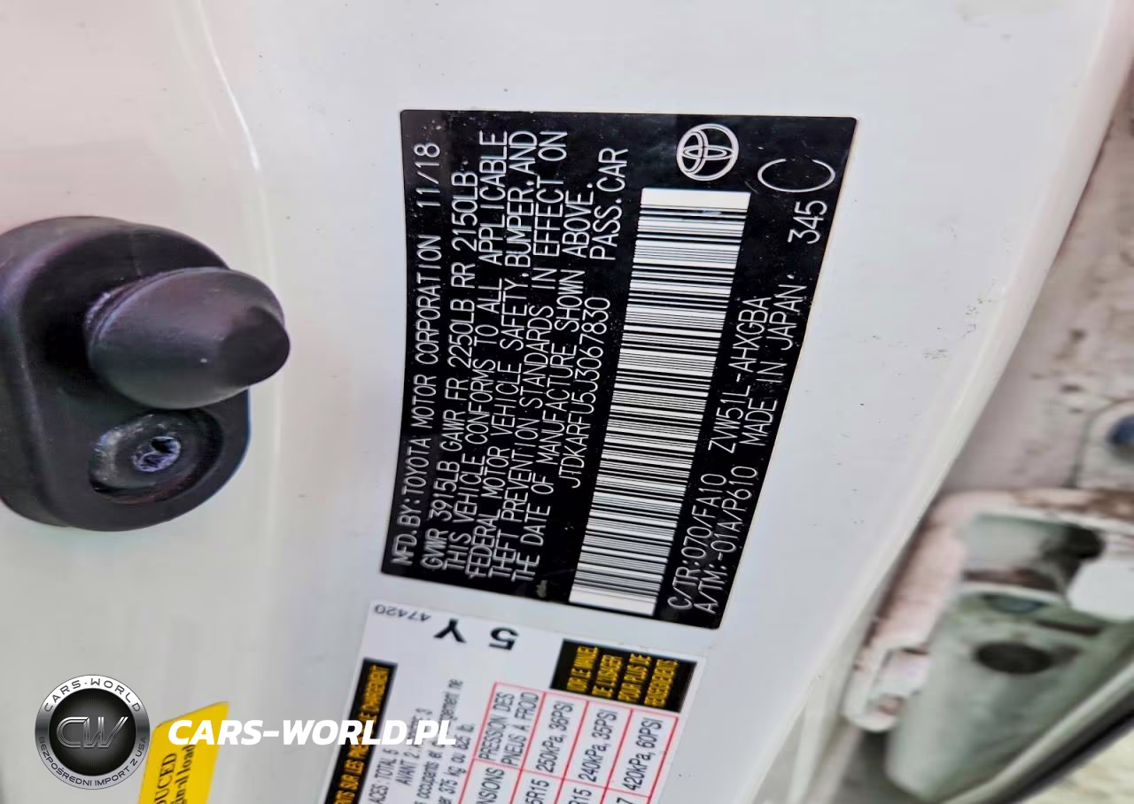 2018 Toyota Prius Three VIN:JTDKARFU5J3067830 - 12
