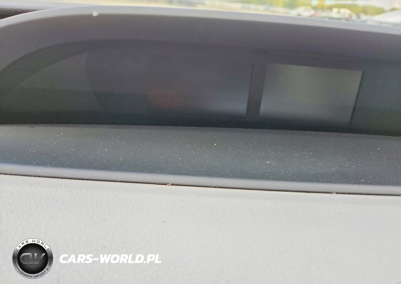 2018 Toyota Prius Three VIN:JTDKARFU5J3067830 - 9