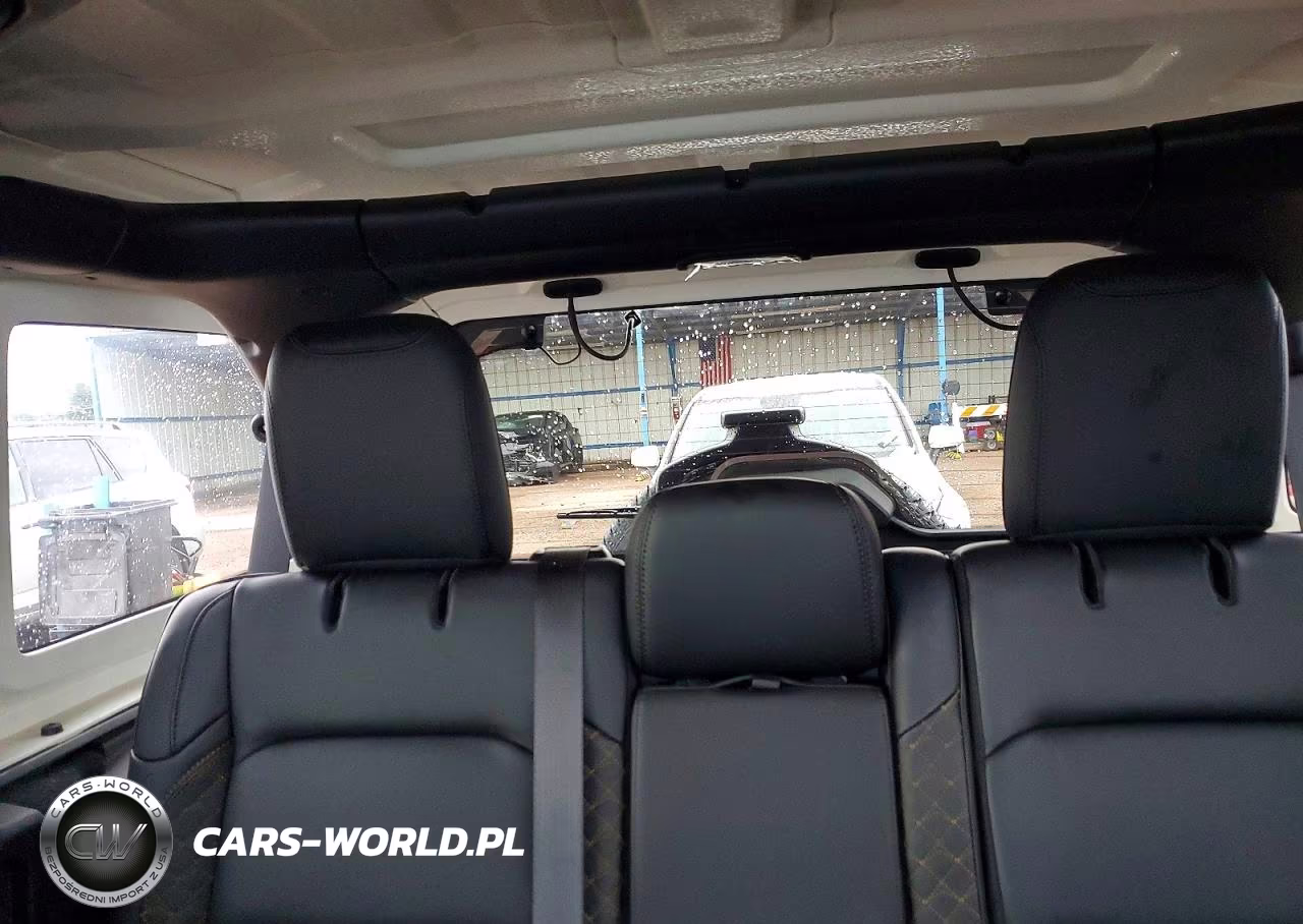 2021 Jeep Wrangler Unlimited Sahara VIN:1C4HJXEG7MW585905 - 10