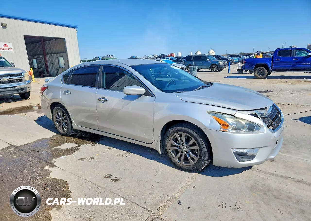 2015 Nissan Altima 2.5 S VIN:1N4AL3AP0FC588343 - 4