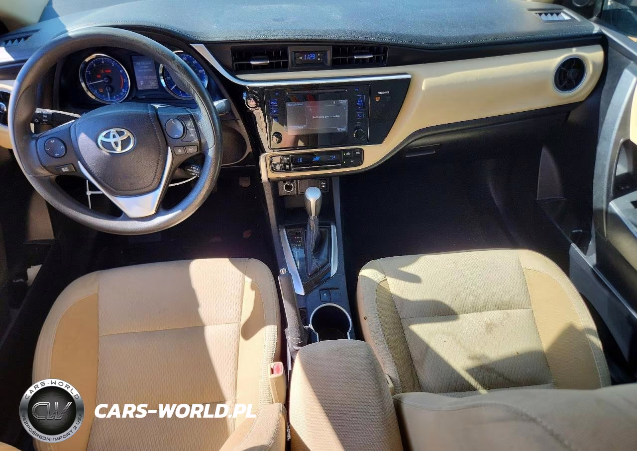 2017 Toyota Corolla Le VIN:2T1BURHE9HC792703 - 8