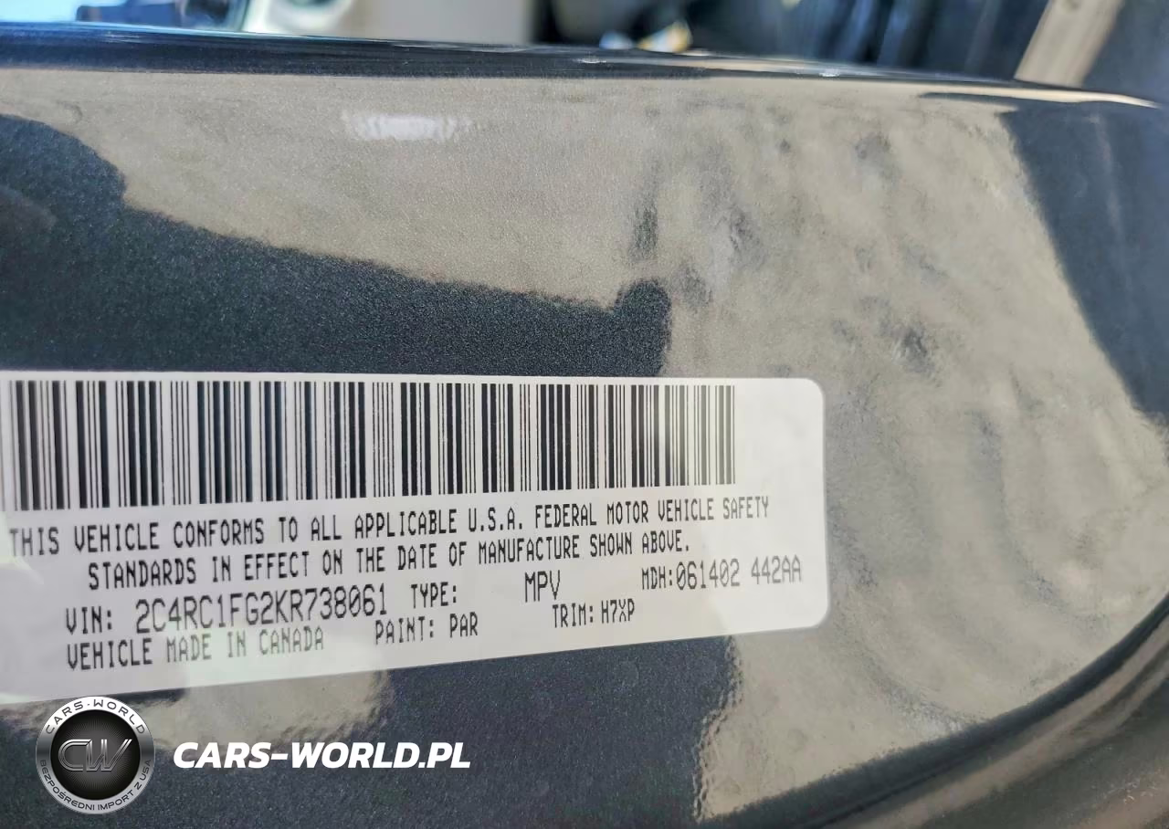 2019 Chrysler Pacifica Touring Plus VIN:2C4RC1FG2KR738061 - 13