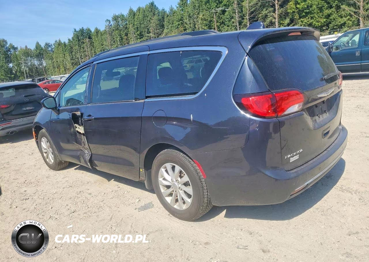 2019 Chrysler Pacifica Touring Plus VIN:2C4RC1FG2KR738061 - 2