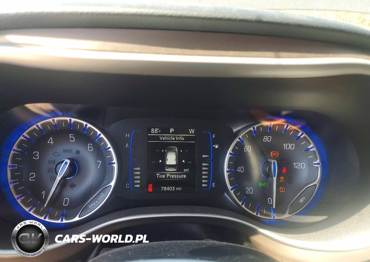 2019 Chrysler Pacifica Touring Plus VIN:2C4RC1FG2KR738061 - 9