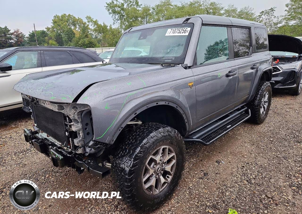 2023 Ford Bronco Base
