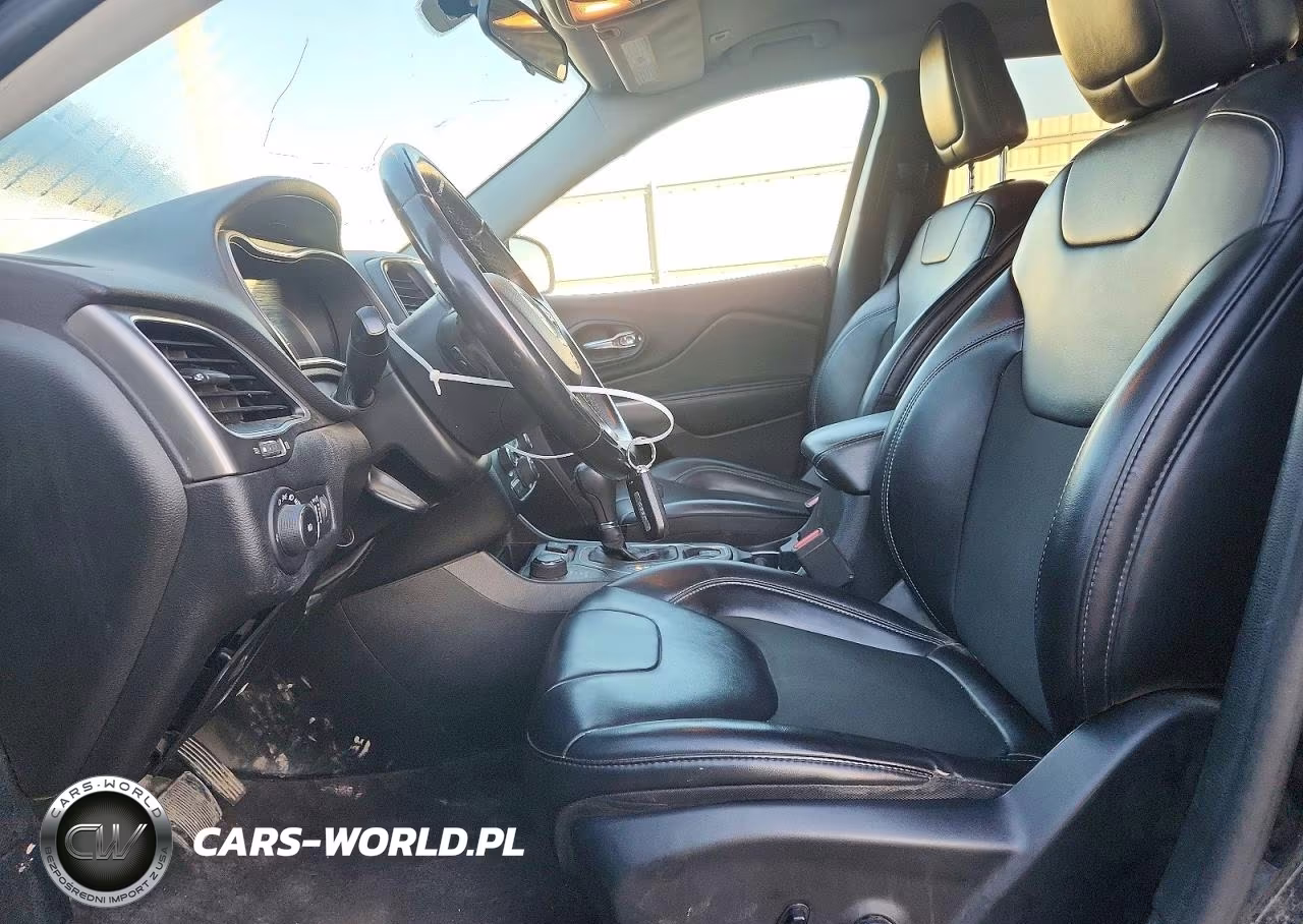 2019 Jeep Cherokee Latitude Plus VIN:1C4PJMLB9KD181899 - 7