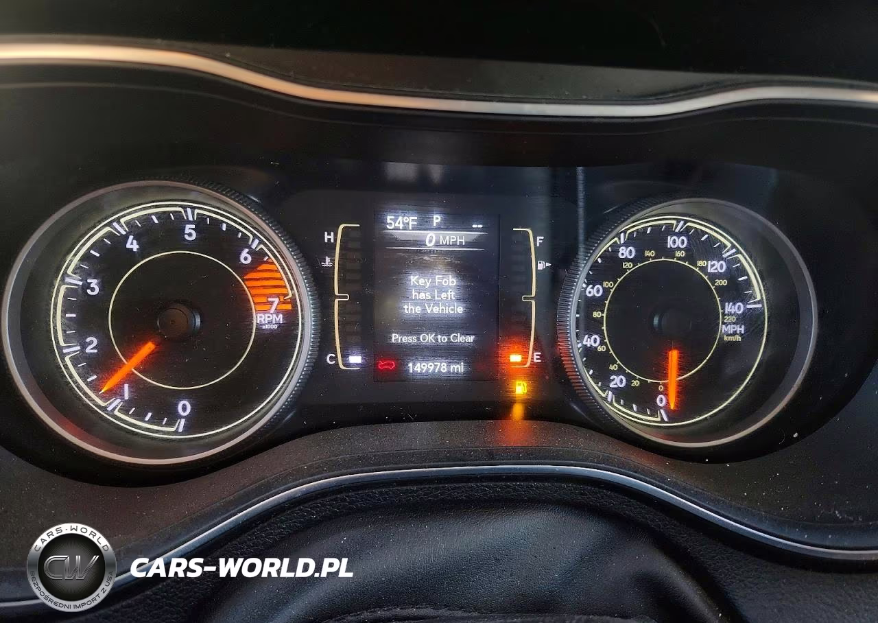 2019 Jeep Cherokee Latitude Plus VIN:1C4PJMLB9KD181899 - 9