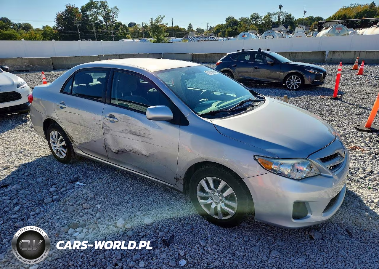 2011 Toyota Corolla Le VIN:2T1BU4EE2BC713757 - 4