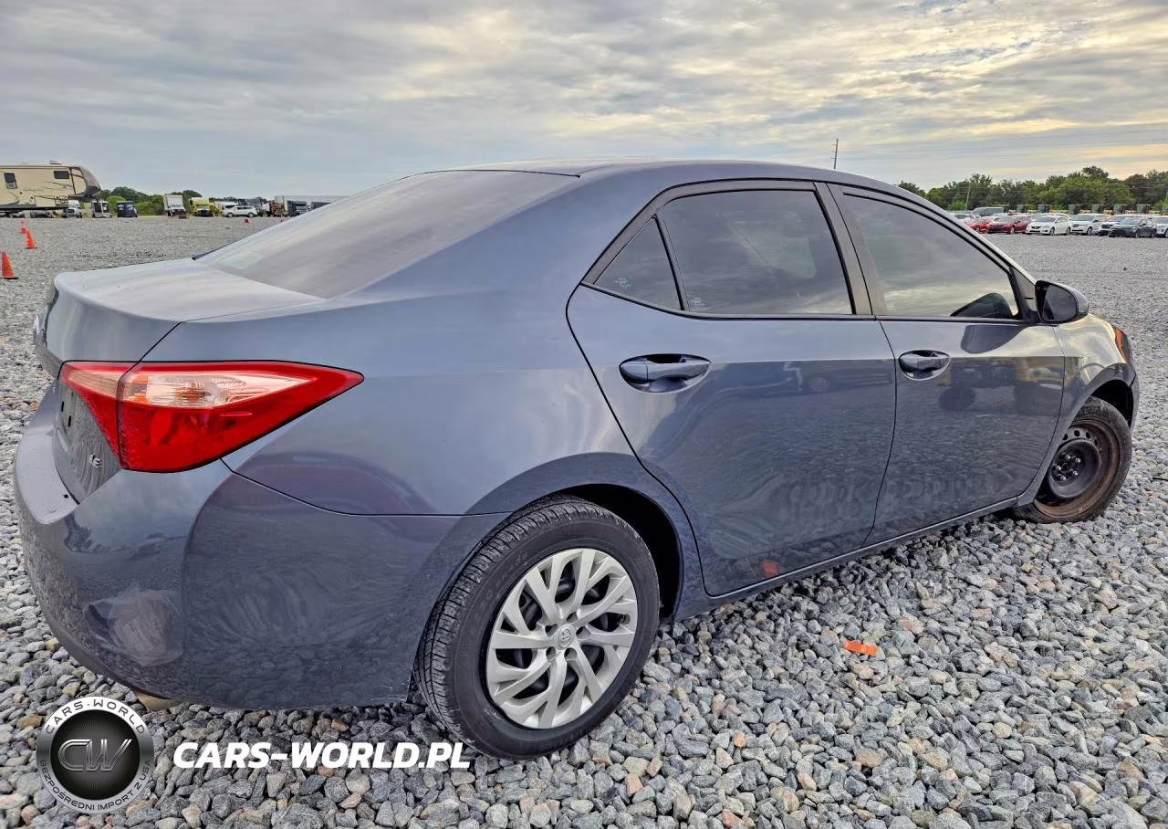 2019 Toyota Corolla Le VIN:5YFBURHE4KP941865 - 3