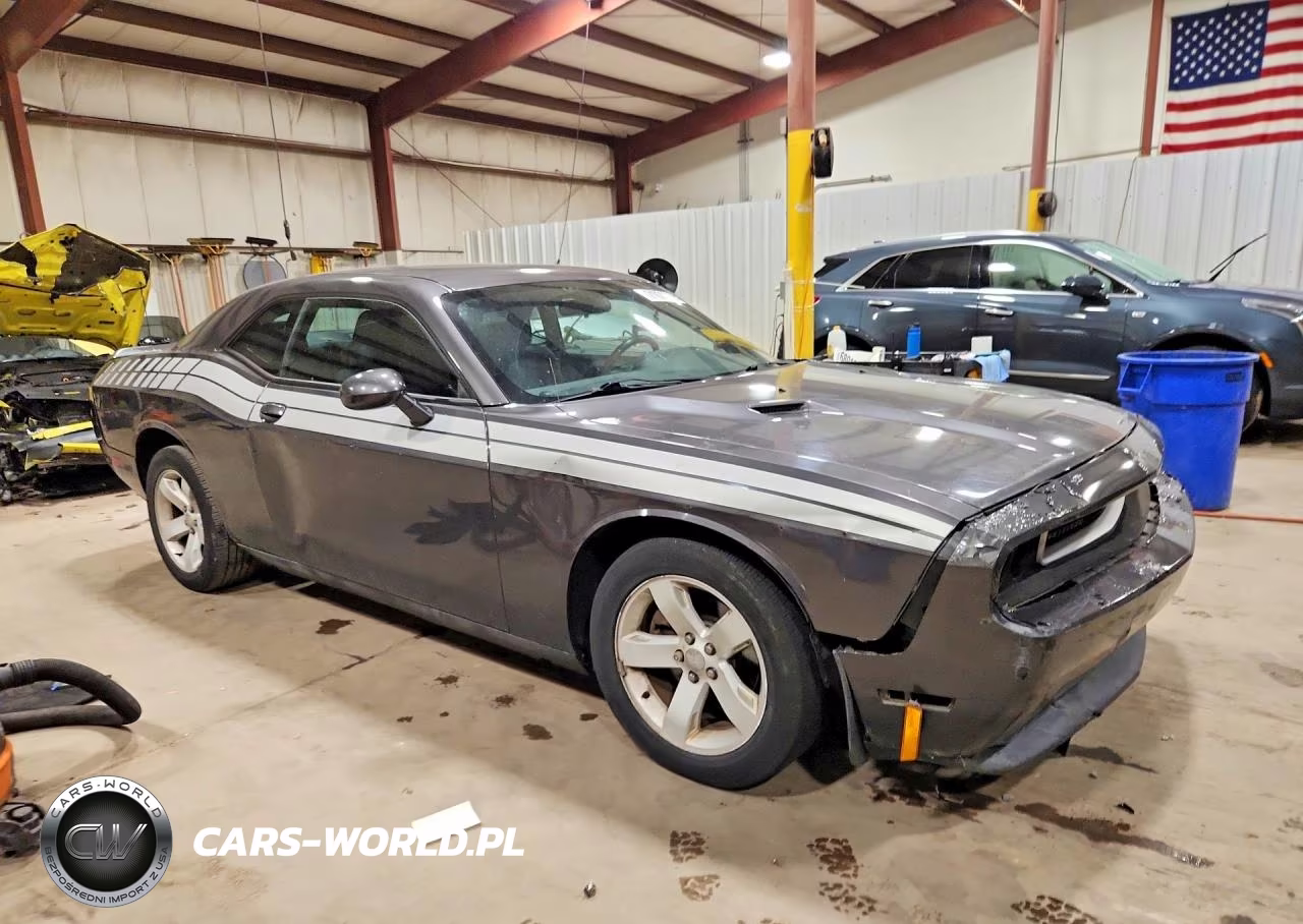 2013 Dodge Challenger Sxt VIN:2C3CDYAG3DH569586 - 4