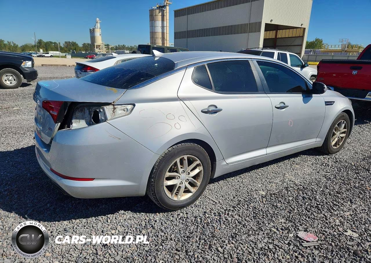 2012 Kia Optima Lx VIN:5XXGM4A71CG006897 - 3