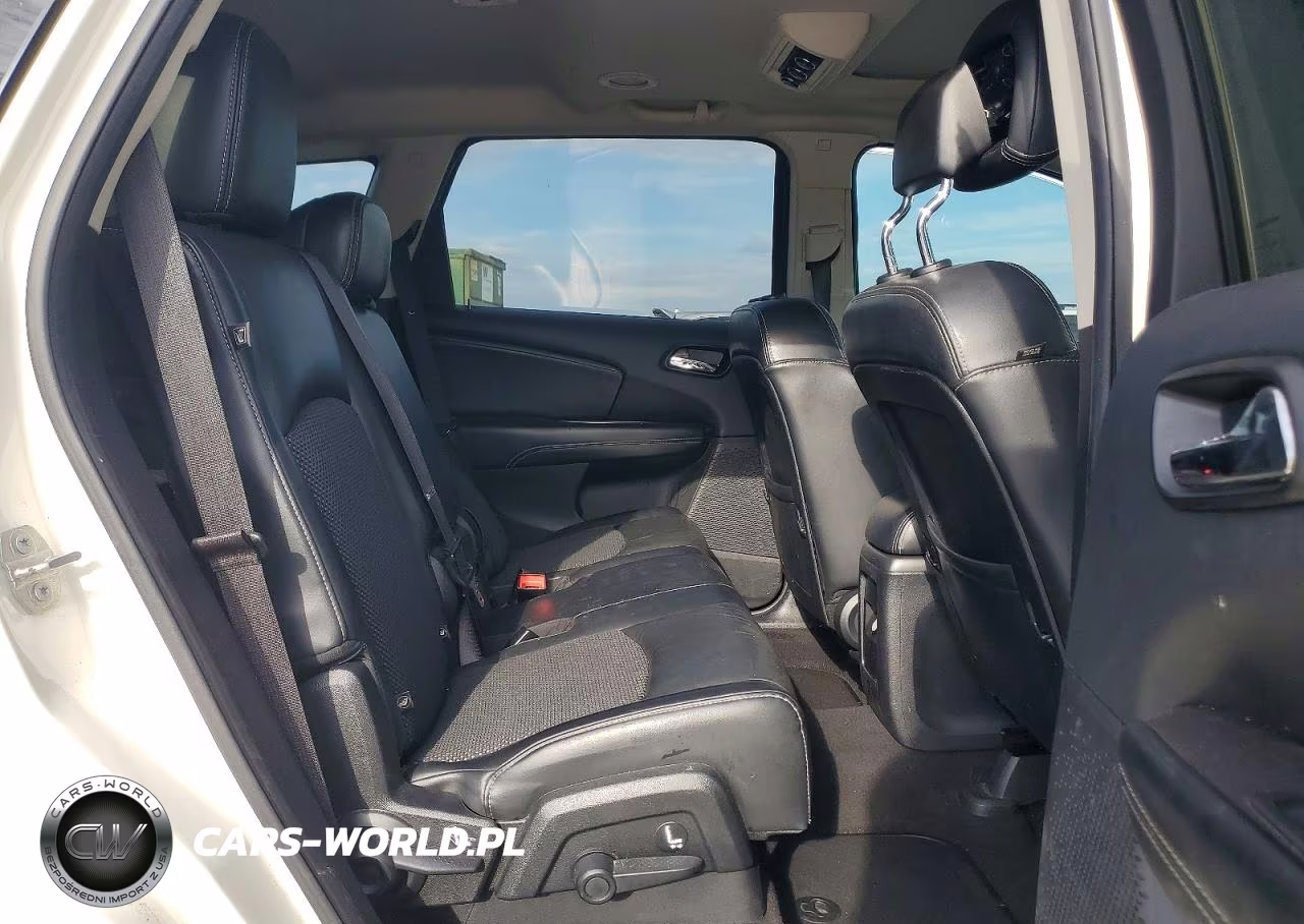 2020 Dodge Journey Crossroad VIN:3C4PDCGB4LT225556 - 11
