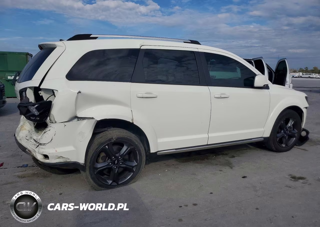 2020 Dodge Journey Crossroad VIN:3C4PDCGB4LT225556 - 3