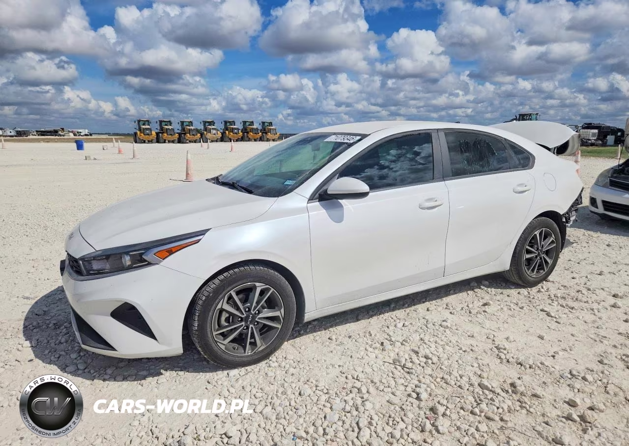 2024 Kia Forte Lxs