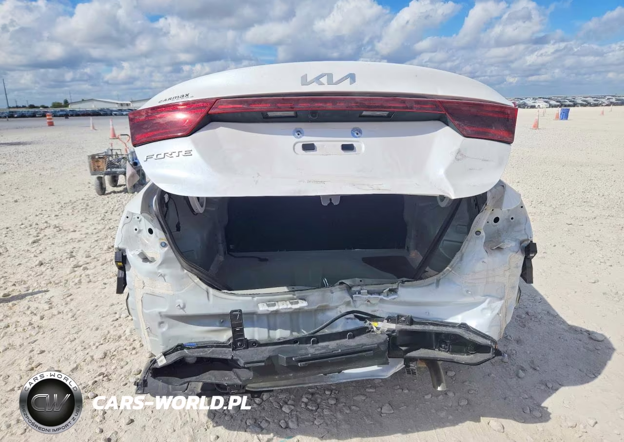 2024 Kia Forte Lxs VIN:3KPF24AD4RE826884 - 6