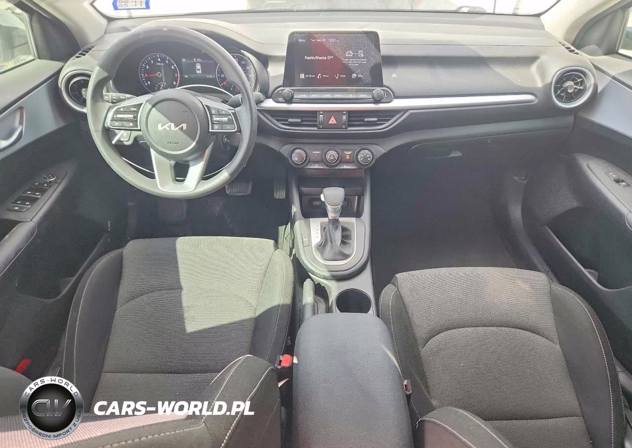 2024 Kia Forte Lxs VIN:3KPF24AD4RE826884 - 8