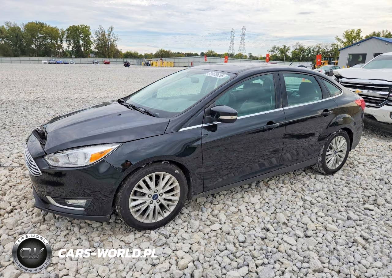 2018 Ford Focus Titanium VIN:1FADP3J26JL221686 - 1
