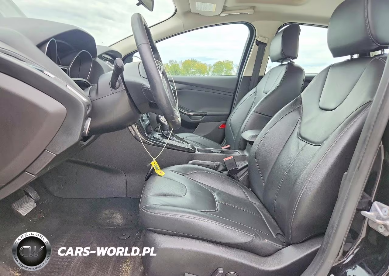 2018 Ford Focus Titanium VIN:1FADP3J26JL221686 - 7