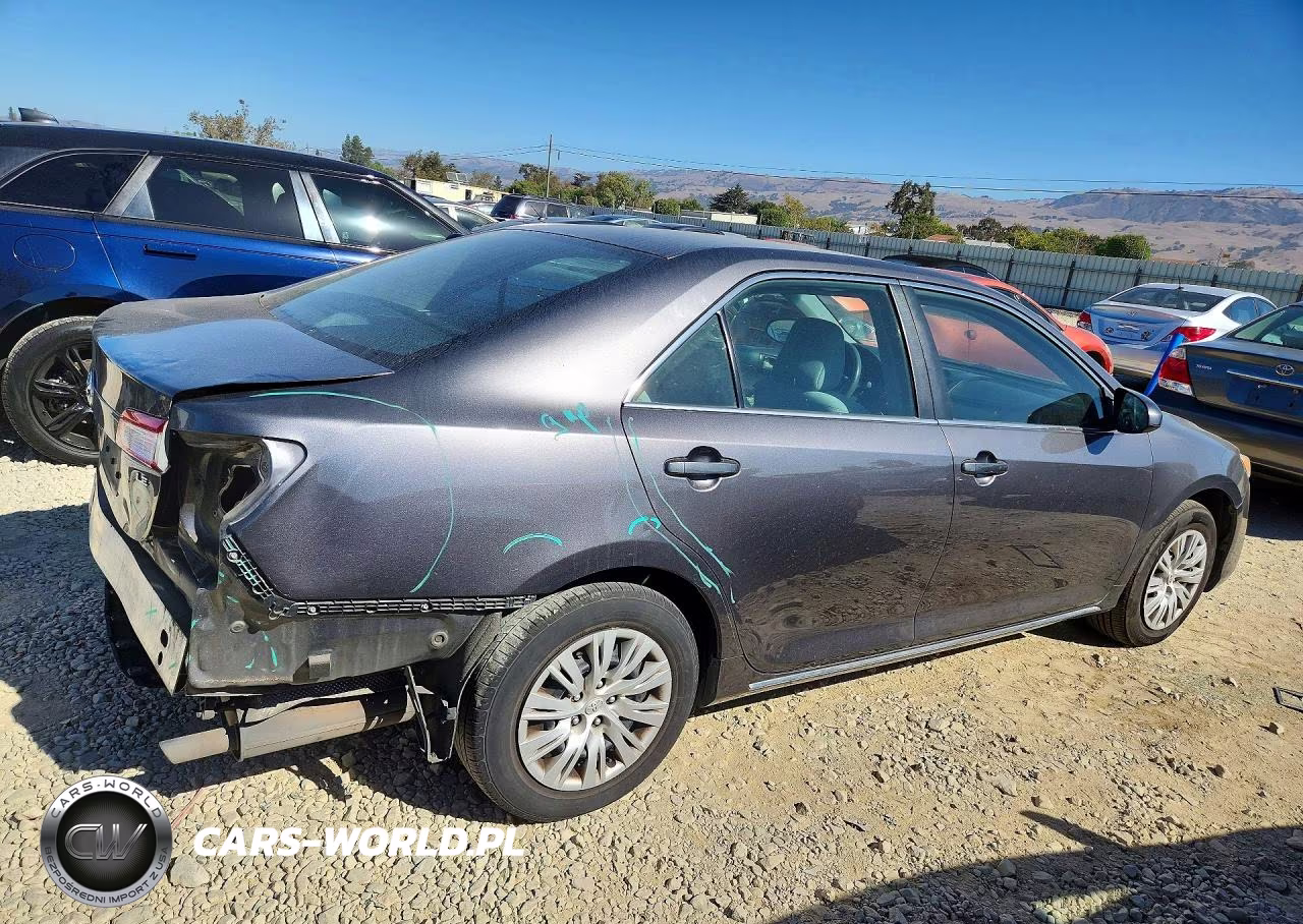 2014 Toyota Camry Le VIN:4T4BF1FK1ER377914 - 3