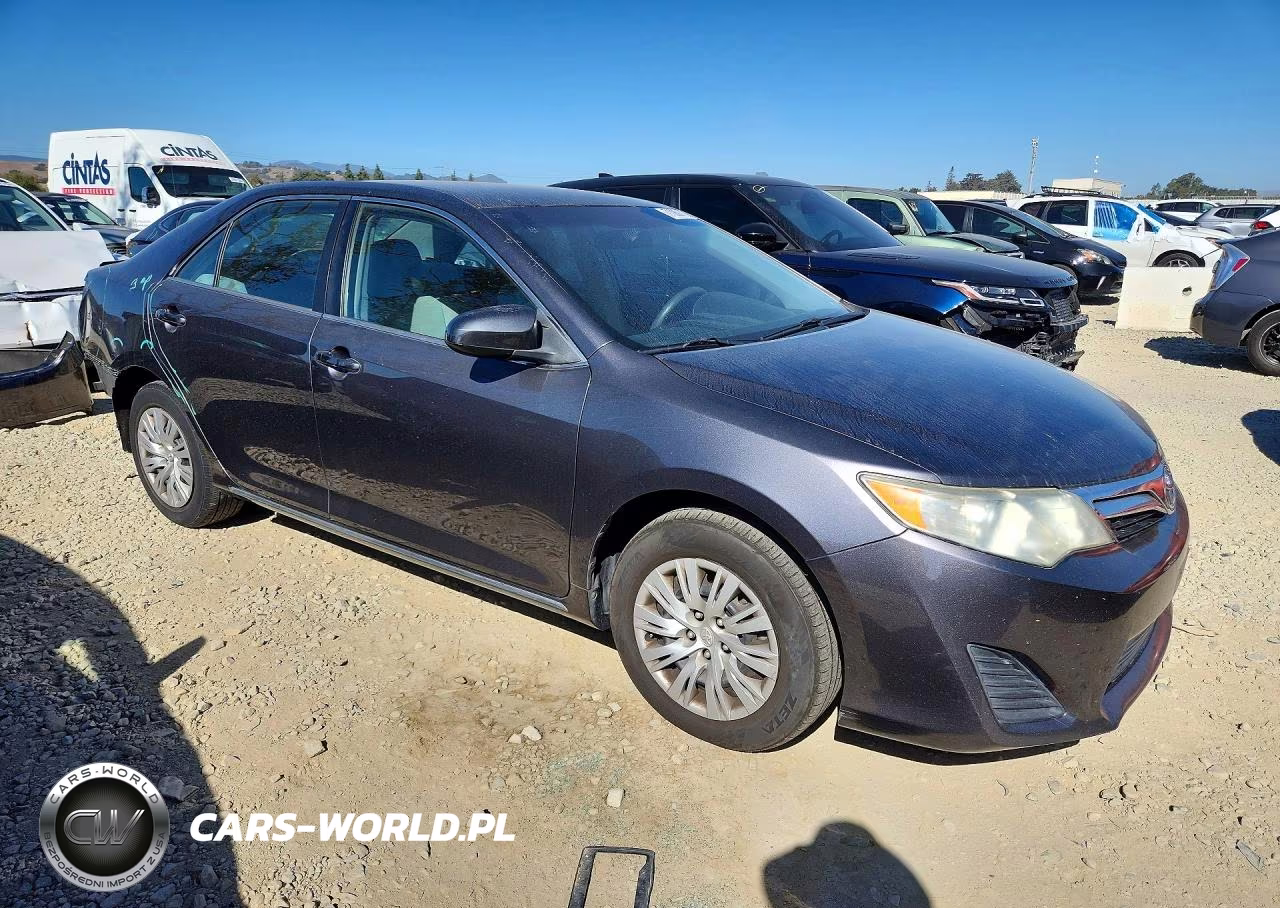 2014 Toyota Camry Le VIN:4T4BF1FK1ER377914 - 4