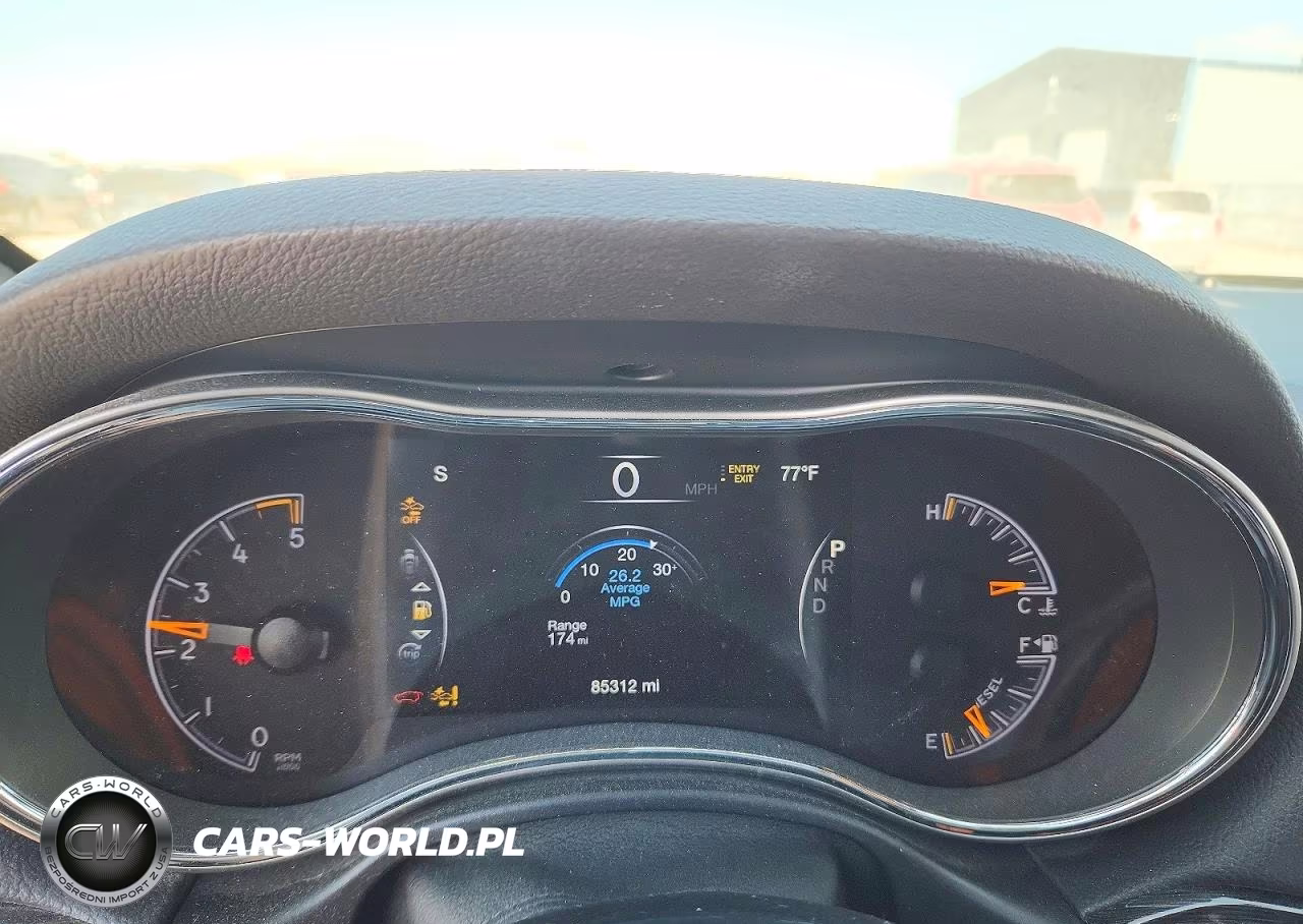 2018 Jeep Grand Cherokee Trailhawk VIN:1C4RJFLM2JC423975 - 9