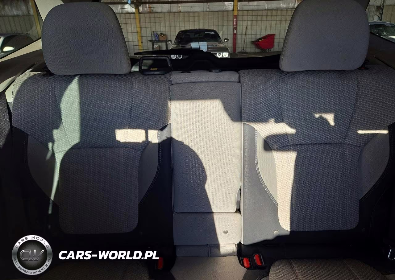 2022 Subaru Forester Premium VIN:JF2SKAEC1NH460435 - 10